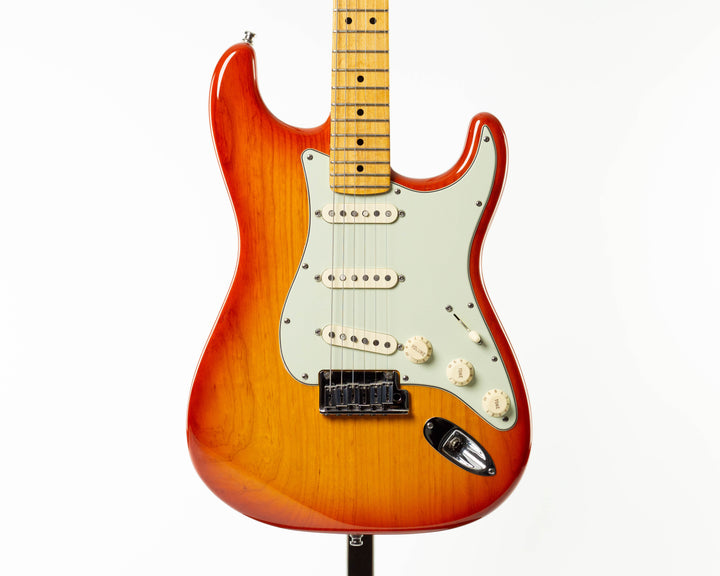 Fender Custom Shop Custom Deluxe Stratocaster 2010 Aged Cherry Sunburst