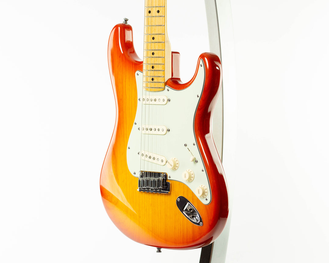 Fender Custom Shop Custom Deluxe Stratocaster 2010 Aged Cherry Sunburst