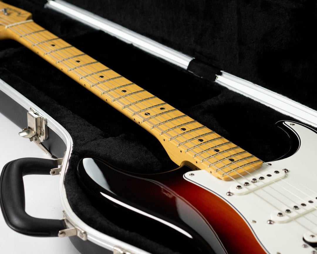 Fender American Series Stratocaster HSS 2005 3-Color Sunburst