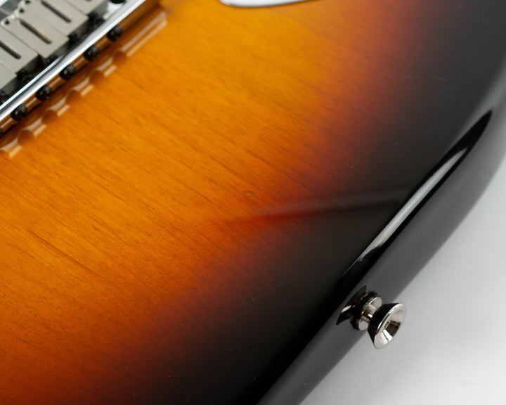 Fender American Series Stratocaster HSS 2005 3-Color Sunburst