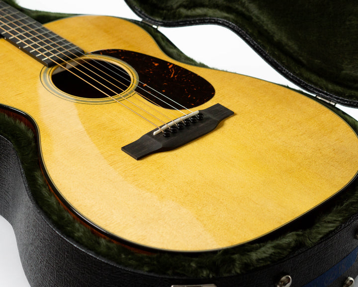 Martin Standard Series 00-18 2021 Natural